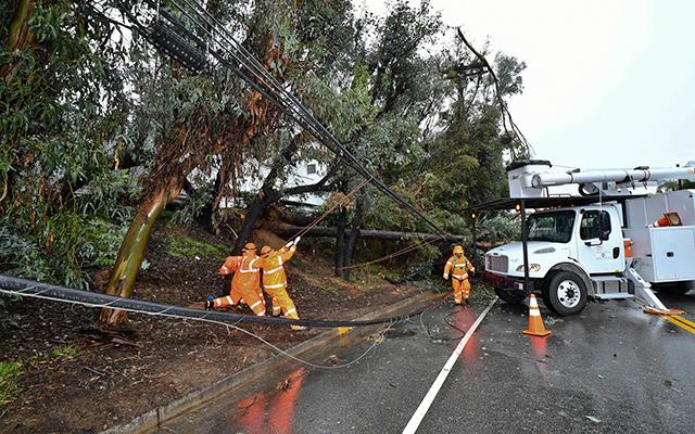 crews fix downed lines